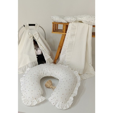 71) BEBEK YENİDOĞAN 4 LÜ SET AÇIK KREM KALP DESENLİ FIRFIRLI