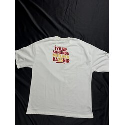 25 Nakış İşlemeli Oversize T-shirt
