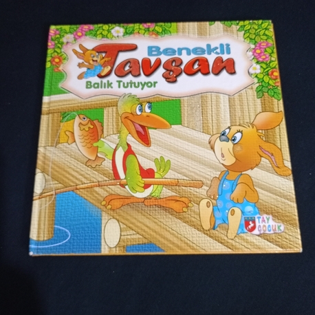 Benekli Tavşan - Balık Tutuyor Çocuk Kitabı