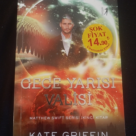 Gece Yarısı Valisi Fantastik Kitap