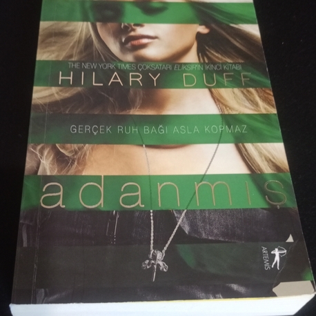 Hilary Duff Adanmış Romanı