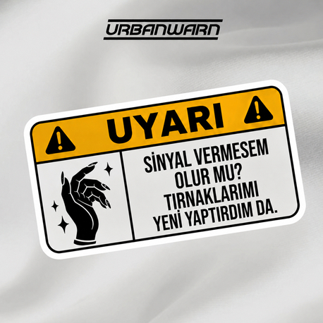 TIRNAKLARI YENİ YAPTIRDIM