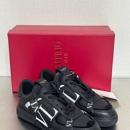 Valentino Black 