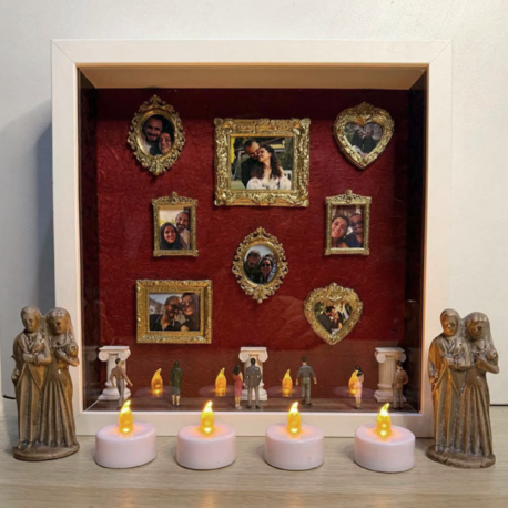 Museum of Us – Kişiye Özel Anı Çerçevesi (25×25 cm) – Fotoğraflı Shadow Box