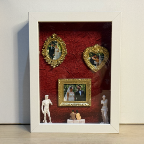 Museum of Us – Kişiye Özel Anı Çerçevesi (13×18 cm) – Fotoğraflı Shadow Box