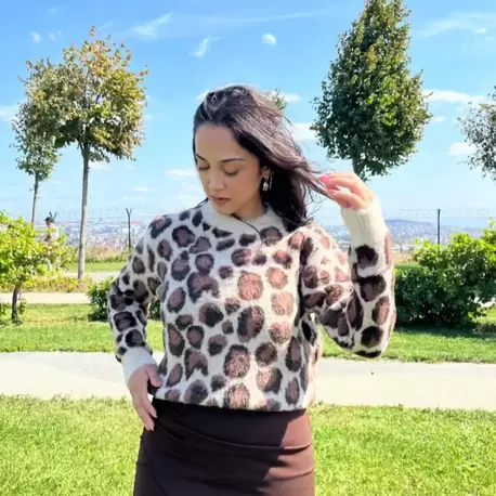 Leopar Desenli Yumuşak Kazak