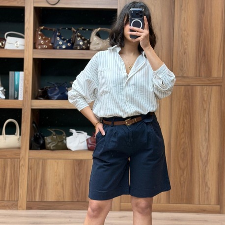 Beli Kemerli Licralı Gabardin Midi Boy Şort - LACİVERT
