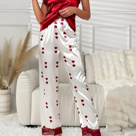 Kırmızı Saten & Dantel Detaylı Kalp Desenli Pijama Takımı