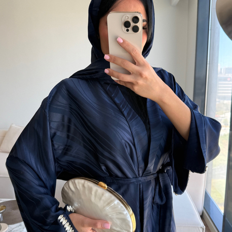 Lacivert jakarlı saten  abaya 