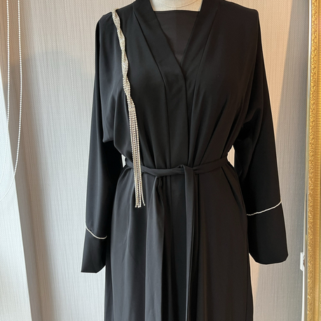 Swarovski taş detaylı önü çıtlı abaya 