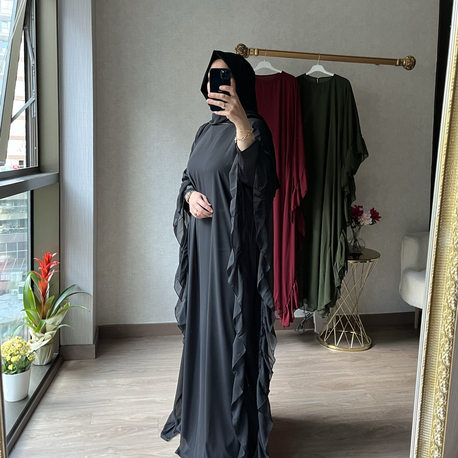 Siyah fırfır detaylı abaya 