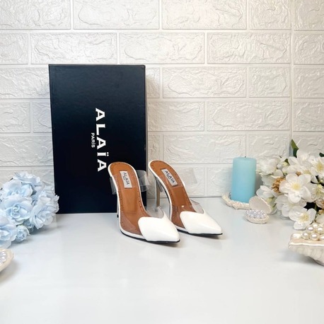 ALAİA CAEUR PUMPS 