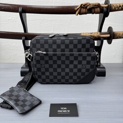 Louis Vuitton Trio Messenger Bag