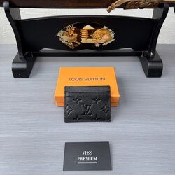 Louis Vuitton Cardholder - Black