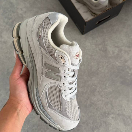 New Balance 2002R 