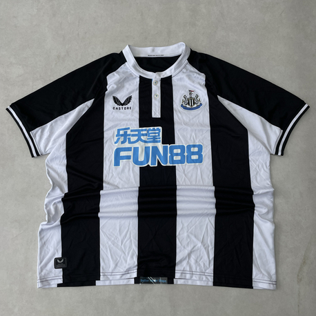 FUN88 Newcastle United Vintage  Forma Thrift
