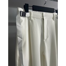 Beyaz Renk Kemerli Kumaş Pantalon