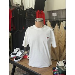 Nike Beyaz Tişört