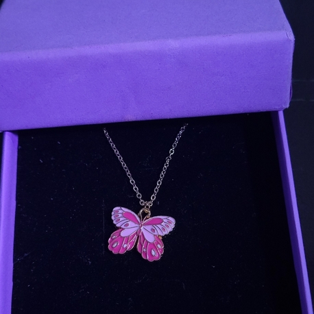 Pembe Kelebek Kolye