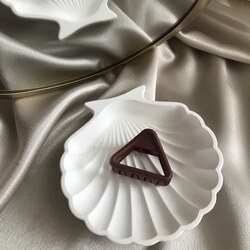 Soft Üçgen Bordo Toka
