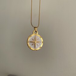 Gold pusula kolye