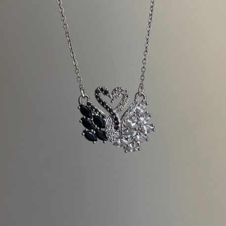Swarovski kuğu kolye