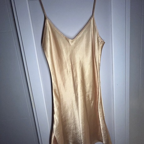 gold saten elbise