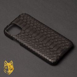 Wolf; Hakiki Piton Yılanı Derisi Siyah iPhone Kılıfı
