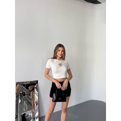 Önü Kalp Aksesuarlı Crop ✨