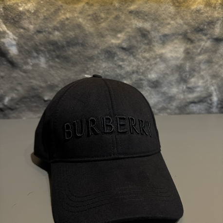 BURBERRY ŞAPKA