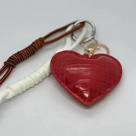 KIRMIZI KALPLİ CHARM
