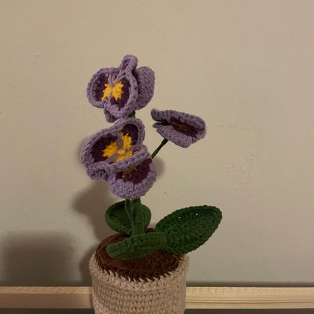 Saksıda El Yapımı Menekşe - Sevimli Amigurumi Dekor