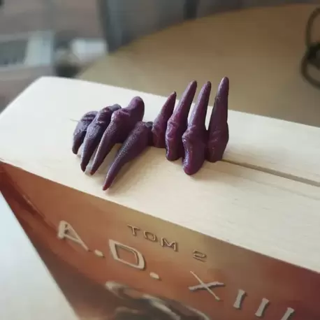 Pençe kitap ayracı
