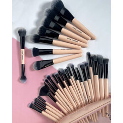 Avour Pro-Brush Set (30 pieces)