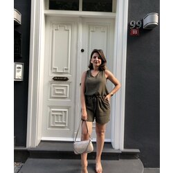 Haki Sırt Dekolteli Mini Tulum