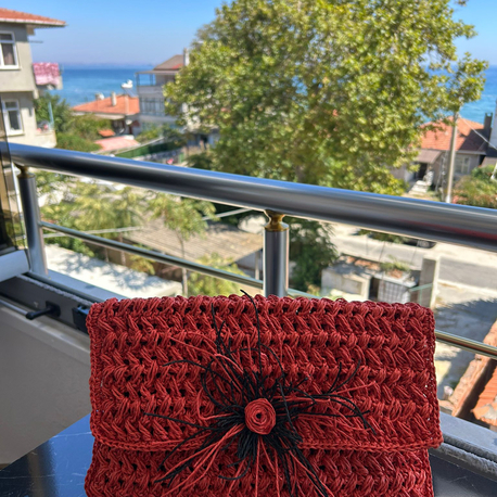 Çiçek Tokalı Clutch Çanta - Narçiçeği