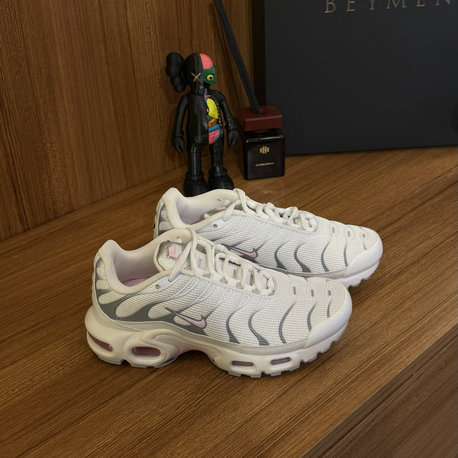 Nike Tn Beyaz Pembe Detaylı Kadın Sneaker 