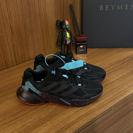Adidas Jetbuss Siyah Arka Gökkuşağı Sneaker 