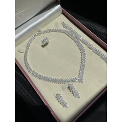 FİORA model (kolye/küpe/bileklik)