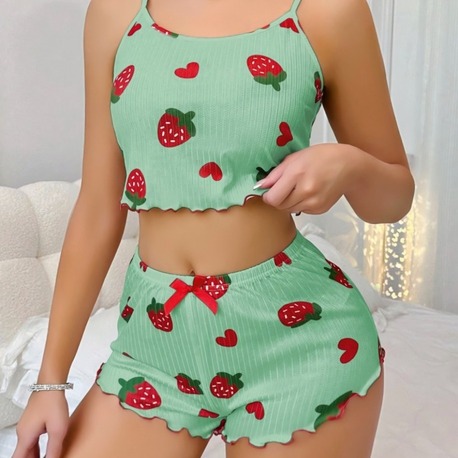 Çilek Desenli Yeşil Şort Askılı Crop Pijama Takım %100 Pamuk