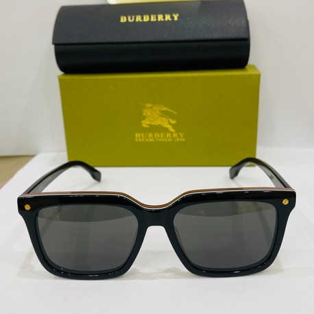 BURBERRY SİYAH ÇERÇEVE SİYAH ŞEFFAF CAM