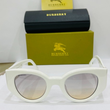 BURBERRYBEYAZ ÇERÇEVE SİYAH ŞEFFAF CAM