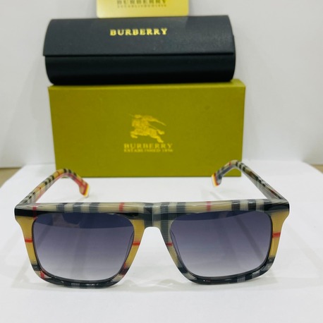 BURBERRY DESENLİ ÇERÇEVE SİYAH ŞEFFAF CAM