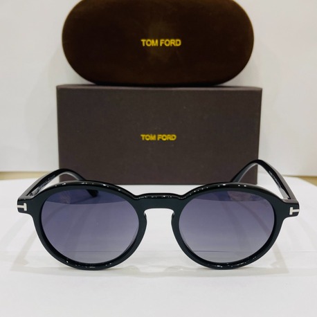 TOM FORD SİYAH ÇERÇEVE SİYAH ŞEFFAF CAM
