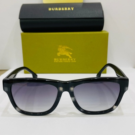BURBERRYSİYAH ÇERÇEVE SİYAH ŞEFFAF CAM
