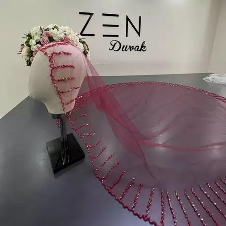 Kırmızı nakışlı gelin duvağı