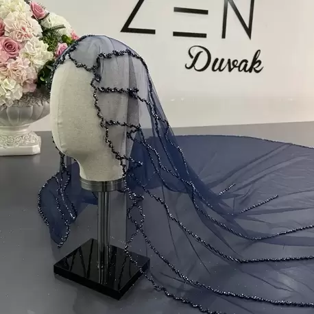 Lacivert nakışlı gelin duvağı