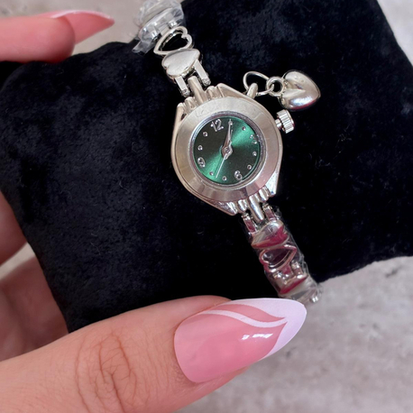 Emerald Charm Saat