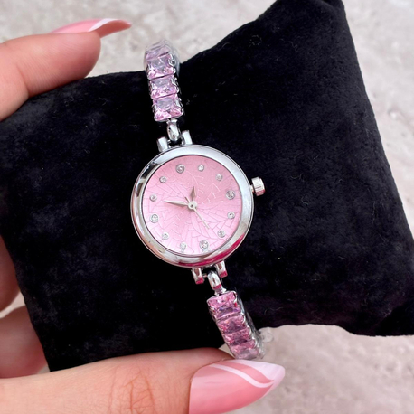 Pembe Su Yolu Saat