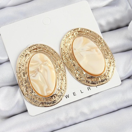 Sedef Oval Vintage  Gold Renk Küpe